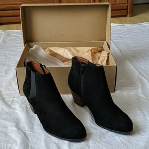 LUCKY BRAND BOOTIES 6.5